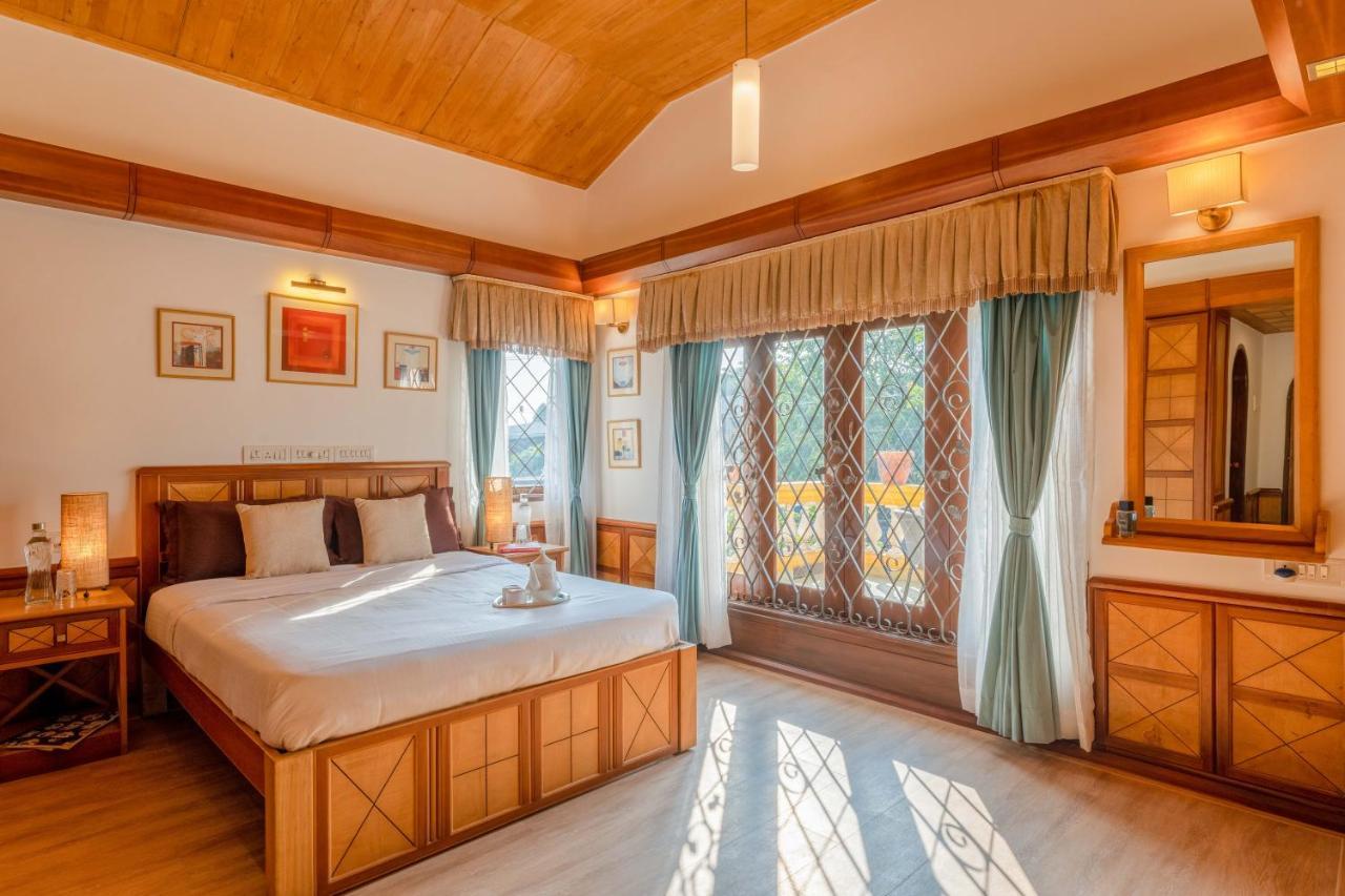 Вилла Casa Amarela - Lux Portuguese 4Bhk In North Goa Альто-Порворим Экстерьер фото